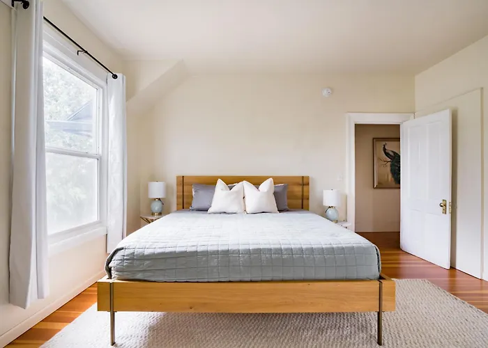 Stay Portland Collection - The Original Portland Mayor Estate - 6 Beds