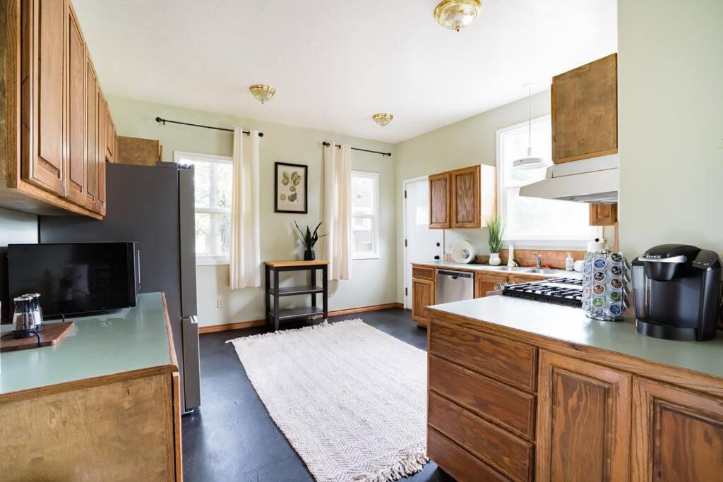 Holiday home Collection - The Original Mayor Estate - 6 Beds Portland