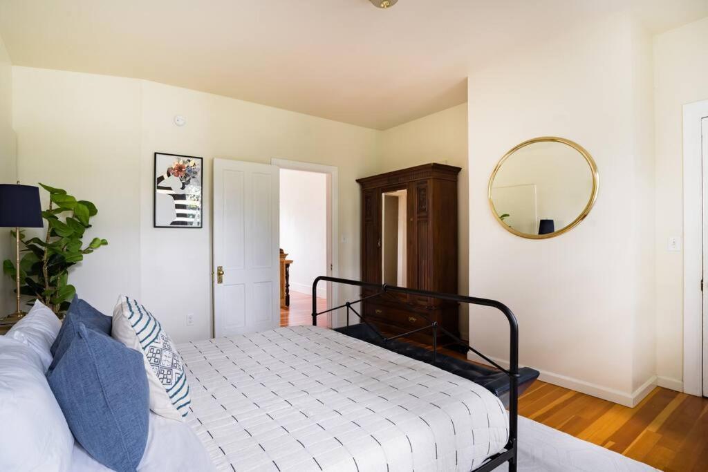 Collection - The Original Mayor Estate - 6 Beds